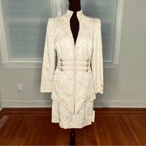 Patricia Rhodes Vintage Cream Brocade Suit SZ:10
Long Sleeve Military Inspired.